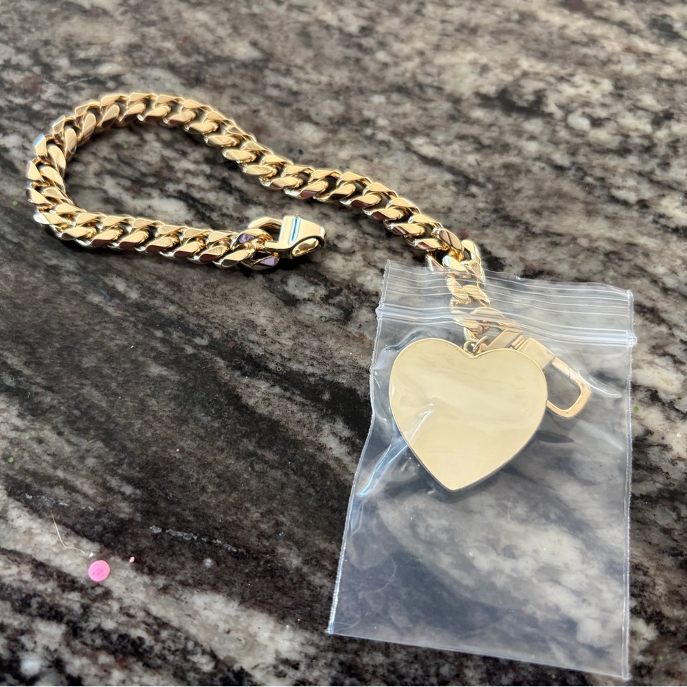 Melinda Maria Julian heart tag bracelet gold 7.5” NIB